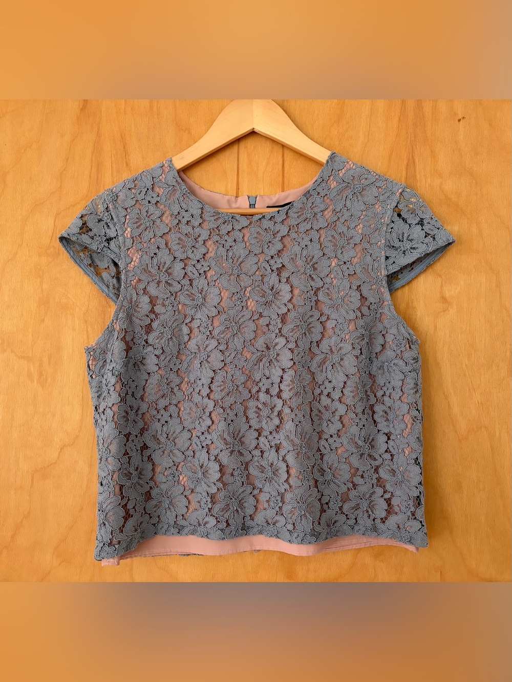Cynthia Rowley Dusty Blue Floral Lace Short Sleeve Top